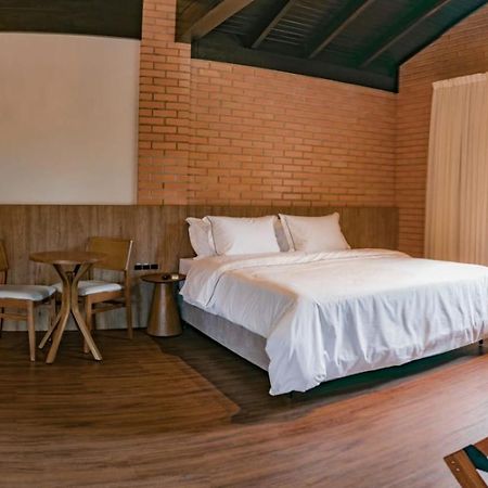 Village Du Lac Hotel بوميرودي المظهر الخارجي الصورة