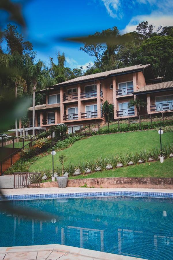 Village Du Lac Hotel بوميرودي المظهر الخارجي الصورة