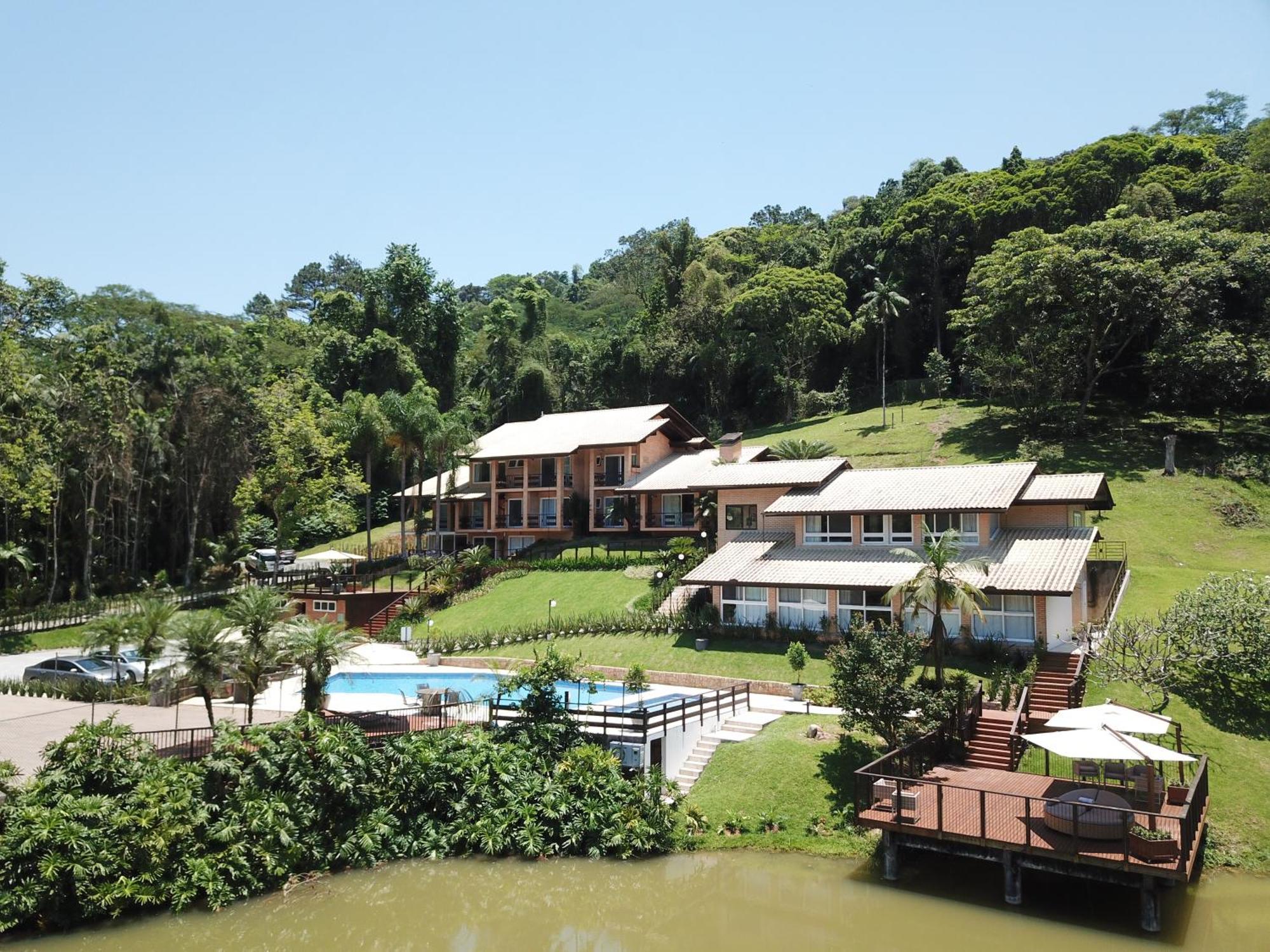 Village Du Lac Hotel بوميرودي المظهر الخارجي الصورة
